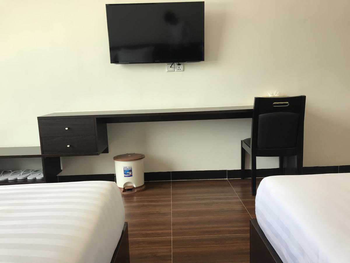 Apple Hotel Two - Near Phnom Penh Airport Exterior photo